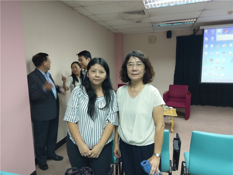 張惠思教授與主講人合影