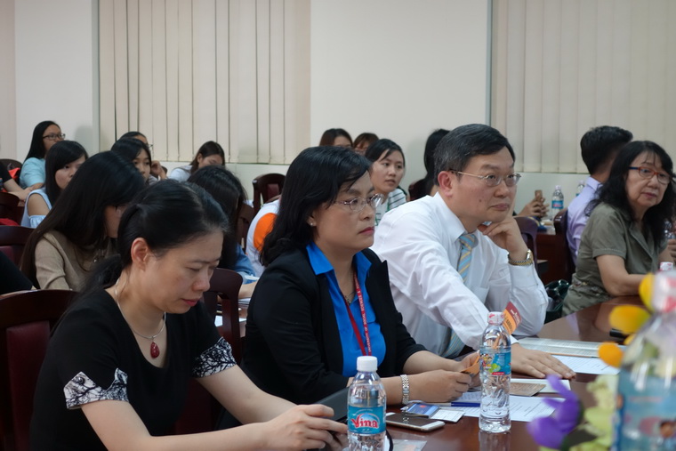 胡志明市國家大學社會科學與人文大學吳氏芳蘭副校長(左二)亦出席本次講座