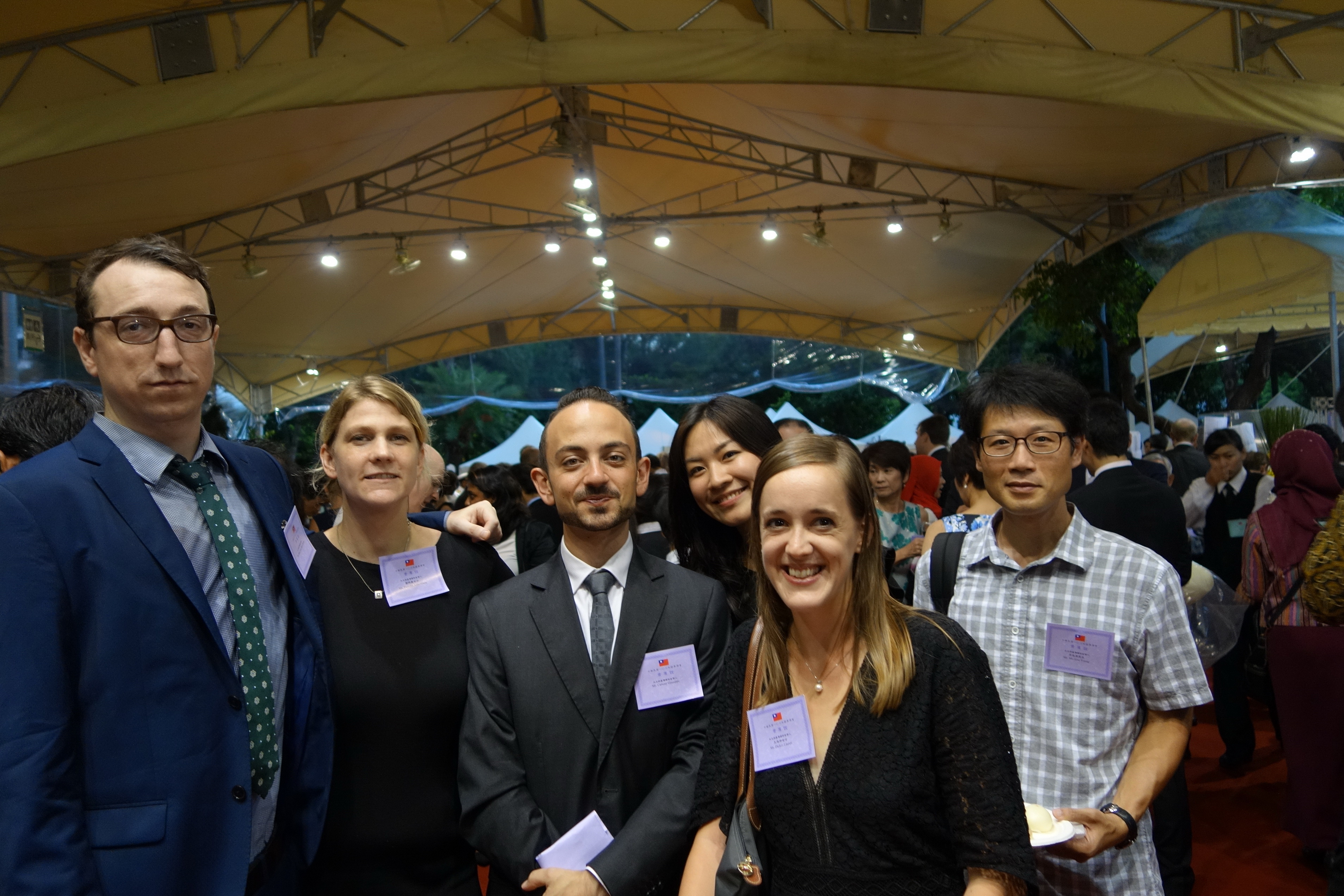 左起：DR. JAMIE KNOX、MS. JOSIE-MARIE PERKUHN、MR. GIUSEPPE CARTENY、MS.LAUREN DICKEY、DR. JUNEYOUNG MO
