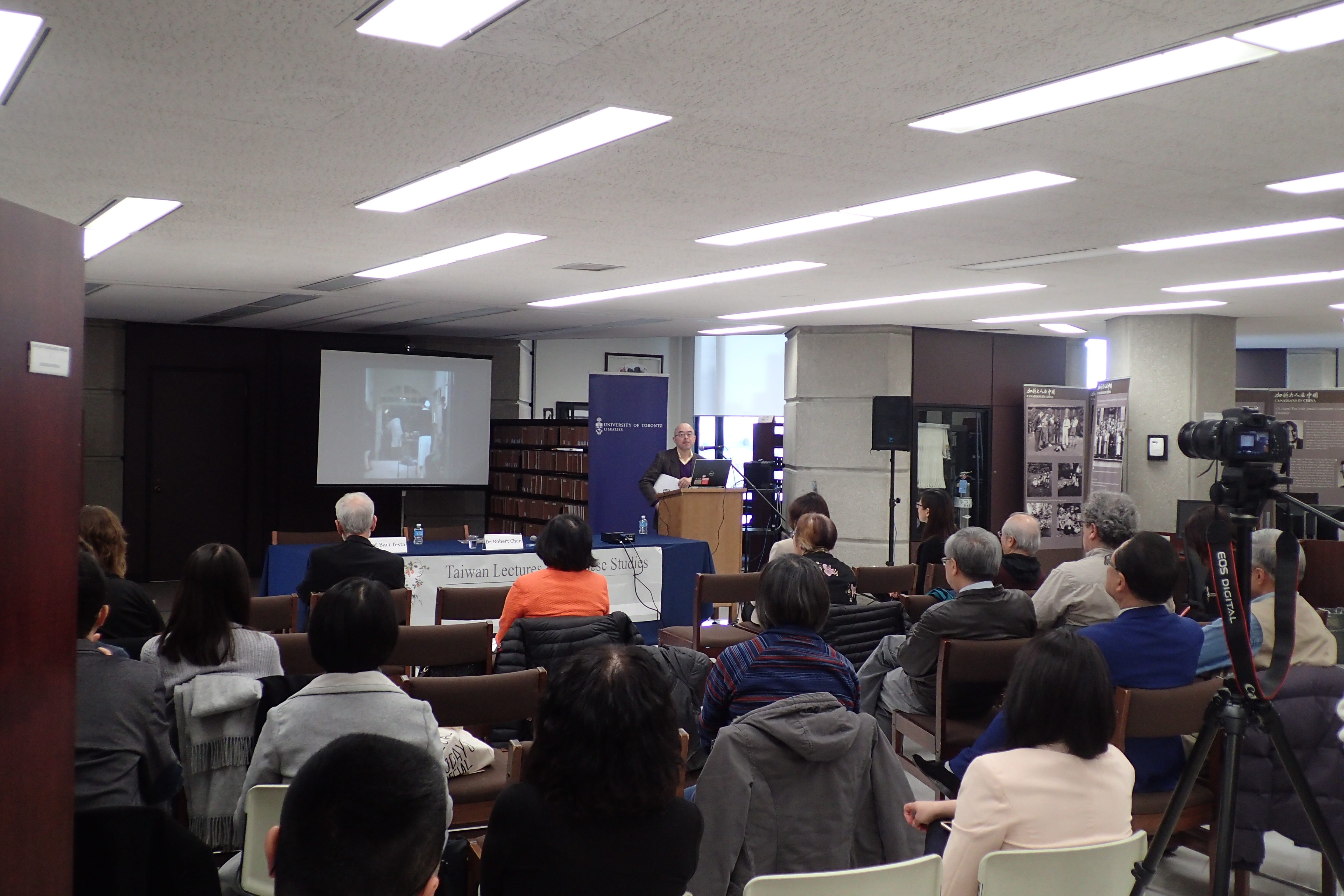 陳儒修教授贈送多倫多大學「超級大國民」DVD