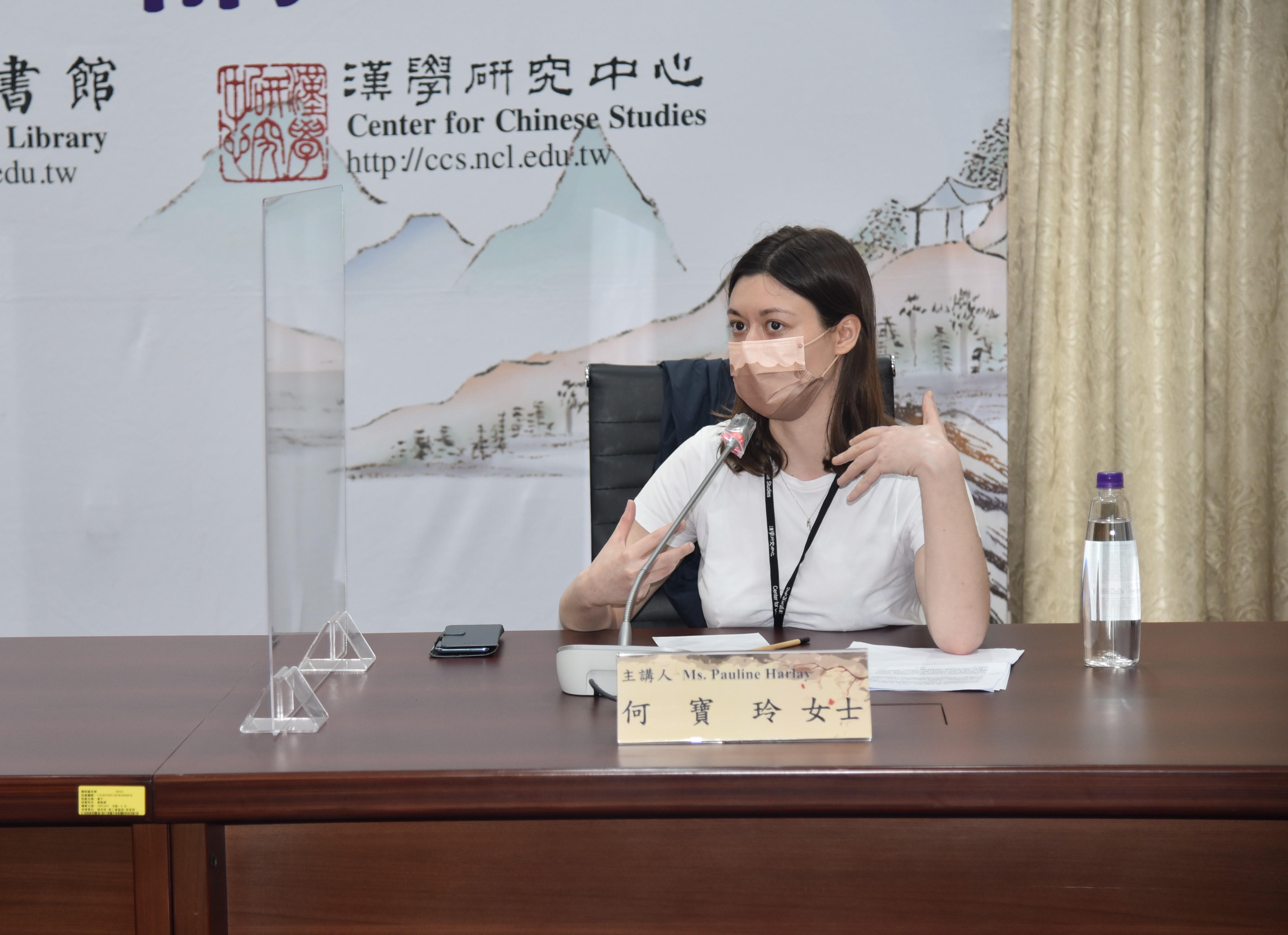 photo 何寶玲女士演講